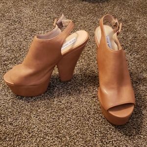 Tan steve madden platform wedge